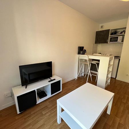 Acajou, Studio Avec Terrasse Et Parking Prive Caen Zewnętrze zdjęcie